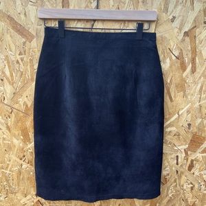 AnnTaylor Size 8 Black Suede Skirt